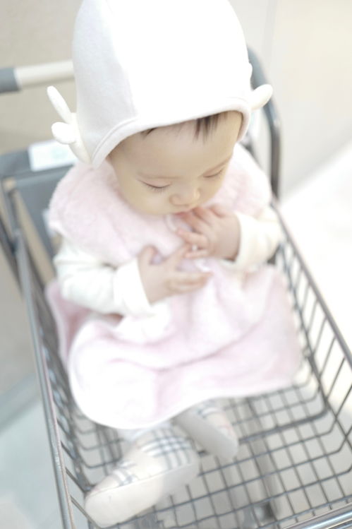 夏洛特?zé)?秋雅首曬女兒正面照,一周歲小米眼眸清澈靈動(dòng)可愛